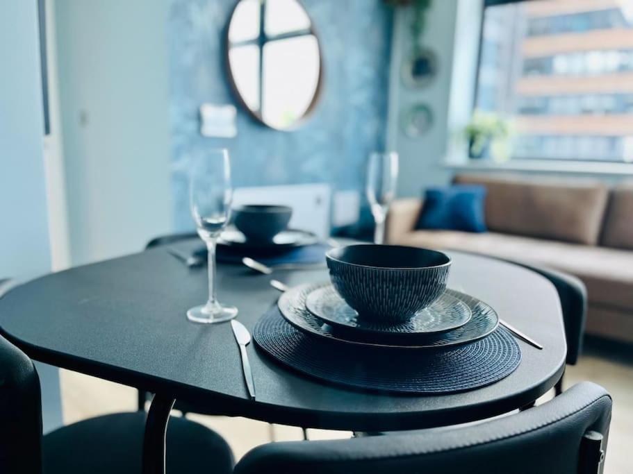 Beautifully Presented One Bedroom Close To Old Trafford Stadium Appartement